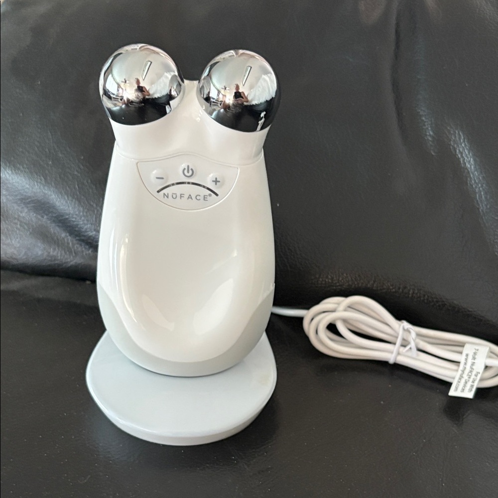 NuFace Toning Device in White and Silver